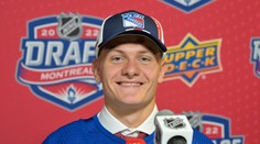 Adam Sýkora začne sezónu v AHL. Rangers slovenského mladíka poslali do Hartfordu