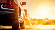 Francúzskom otriasol šokujúci prípad. Otec nechal celý deň v aute 16-mesačného syna, ten zomrel mučivou smrťou