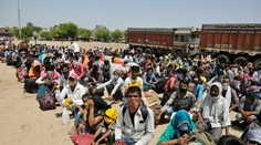 India: Pri zrážke kamiónov prišlo o život najmenej 25 ľudí