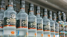 Vo svete sa šíri bojkot ruskej vodky ako trest za inváziu na Ukrajinu
