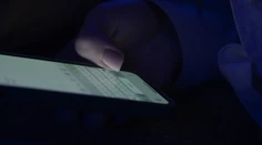 Sexuálny život mladých Slovákov upadá. Nahrádzajú ho sledovaním pornografie či sextingom