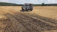 Traktorista takmer vybuchol. Na južnom Slovensku narazil na funkčnú delostreleckú mínu