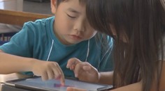 Deti v japonských škôlkach vymenili papiere a ceruzky za tablety