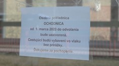 Cestujúci mrznú vonku a lístky si tam už nekúpia. Z Kysúc postupne miznú železničné zastávky