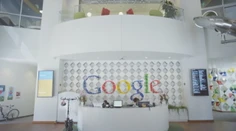 Založili ho v garáži, teraz má hodnotu stoviek miliárd. Google oslavuje jubileum