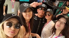 Hamilton vymenil Scherzinger za o 17 rokov mladšiu! Dobre ju poznáte