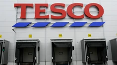 Tesco začalo s prepúšťaním