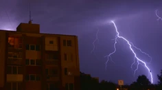 VIDEO: Záhorím sa prehnala supercela. Padali niekoľkocentimetrové krúpy