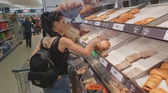 Zdražovanie naberá na tempe. Komu nerastie aj plat, chudobnie