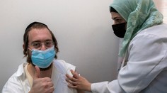 Očkovanie má v Izraeli raketové tempo, vláda si do konca marca stanovila odvážny cieľ