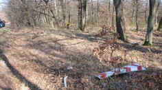 Motocyklista zahynul po náraze do dopravnej značky