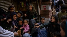 Vzdelané ženy nechcú. Taliban nariadil študentom návrat do škôl, nie však dievčatám