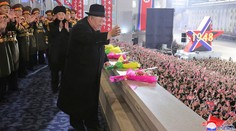 KĽDR na vojenskej prehliadke pravdepodobne ukázala nový typ balistickej rakety