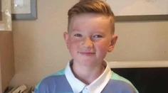 Alex bol nezvestný šesť dlhých rokov. Našiel ho vodič, ktorý mu v hustom daždi ponúkol odvoz