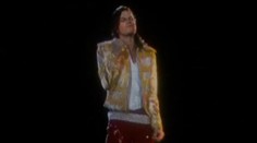 Jackson ožil vďaka hologramu. Pozrite si jeho posmrtné vystúpenie