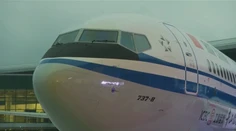 USA sprísnili kontroly lietadiel Boeing 777 s motorom, aký začal horieť