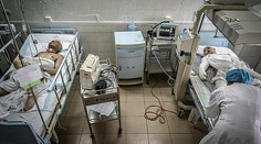 Šialenec podpálil tehotnú priateľku. Teraz ležia vedľa seba v nemocnici