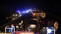 Tragická nehoda na maďarskej M3: Zrážka ôsmich áut si vyžiadala troch mŕtvych