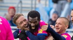 VIDEO: Slovan si na domácom trávniku poradil s Dunajskou Stredou a má na dosah titul