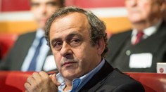 Platini ostane šéfom UEFA, aj napriek podozreniam z korupcie