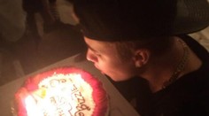 Justin Bieber oslávil 20. narodeniny s rodinou