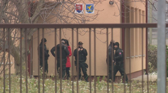 Objavujú sa informácie, že za výhražnou správou na školách môže byť organizovaný kult