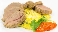RECEPT NA DNES: Pomaly pečena sviečkovica