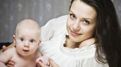 Iba 14-ročné dievča porodilo doma v Senici zdravého chlapčeka!