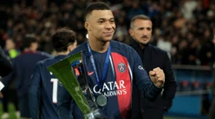 Všetko potvrdil aj Fabrizio Romano. Mbappé oznámil Parížu, že odchádza
