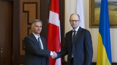 Nepríjemný trapas na Ukrajine: Švajčiarskeho prezidenta privítali dánskou vlajkou