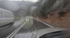 V zúžených pruhoch pod Strečnom obmedzili rýchlosť. Polícia sa zamerala na disciplínu vodičov