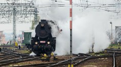 Z bratislavskej Hlavnej stanice vyrazí vlak Cecaňa. Nemierené má do Hoštic