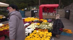 Na Dušičky budú síce supermarkety zatvorené, no kahance či vence kúpite aj tak