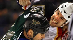 Rodičia zosnulého Montadora (†35) žalujú NHL