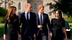 William zohrá na korunovácii Karola III. kľúčovú rolu. Od Harryho chcú, aby sa aspoň dostavil