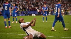 Na tréningoch trhal mame kvety, oslavuje ako leňochod. Zázračný chlapec si najčarovnejší okamih šetril na Slovákov (príbeh)