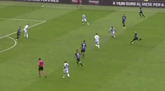 VIDEO: Krásna ďalekonosná Škriniarova strela skončila iba na brvne, Inter aj tak vyhral