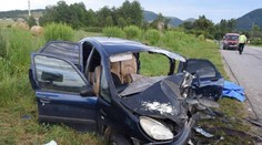 Dve nehody na cestách: Po čelnej zrážke sú traja ťažko zranení, motorkár neprežil