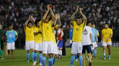 Zranený Dani Alves navštívil svojich brazílskych spoluhráčov na MS