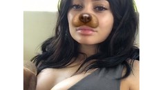 Mladá Jennerka má zrazu obrovské prsia. Tvrdí, že len vďaka ženským dňom