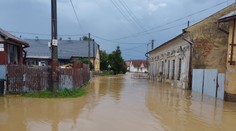 Popadané stromy museli počkať. Supercely na východe Slovenska narobili veľké škody