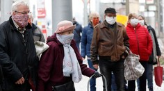 SÚHRN DŇA: Seniori môžu cez týždeň opäť nakupovať mimo ich hodín. Čo však majú robiť v sobotu?