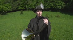 Katka má netradičné zamestnanie i záľubu. Pracuje v zásahovom tíme pre medveďa hnedého a trúbi na lesný roh