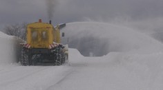 Sever Oravy sa borí s návalom snehu. Cestári sú už niekoľko dní v 24-hodinovom nasadení