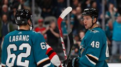 Prvý zápas novej sezóny NHL priniesol triumf Nashvillu. Tomáš Hertl však zažil nezabudnuteľné chvíle