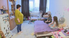 Po vyhorení domu skončili v krízovom centre. Marcela sa stará o tri dcéry, ktoré sa nevzdávajú snov