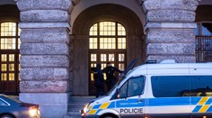 Hrozba sa nepotvrdila. Muž v centre Prahy pobehoval s maketou granátu