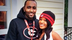 Dcéra Whitney Houston sa vydala za nevlastného brata