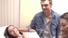 Nick z Backstreet Boys sa stane otcom. Oznámil to v priamom prenose