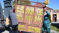 Spomienka na Jána a Martinu: Brána spred ich domu putovala do múzea, na mieste stavajú pomník